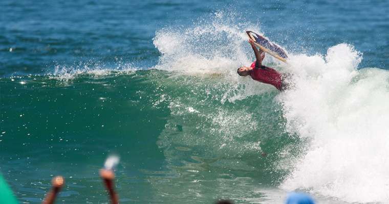 With today’s incredible surf conditions, the defending Gold Medalist, Brazil’s Eder Luciano, earned the first Perfect 10 of the 2014 ISA World Bodyboard Championship in Iquique, Chile. ISA/Rommel Gonzales
